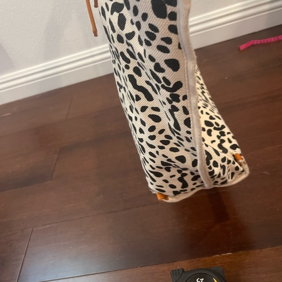 guc street level Black & White Tote Bag animal print adjustable straps & pouch - Picture 5 of 13